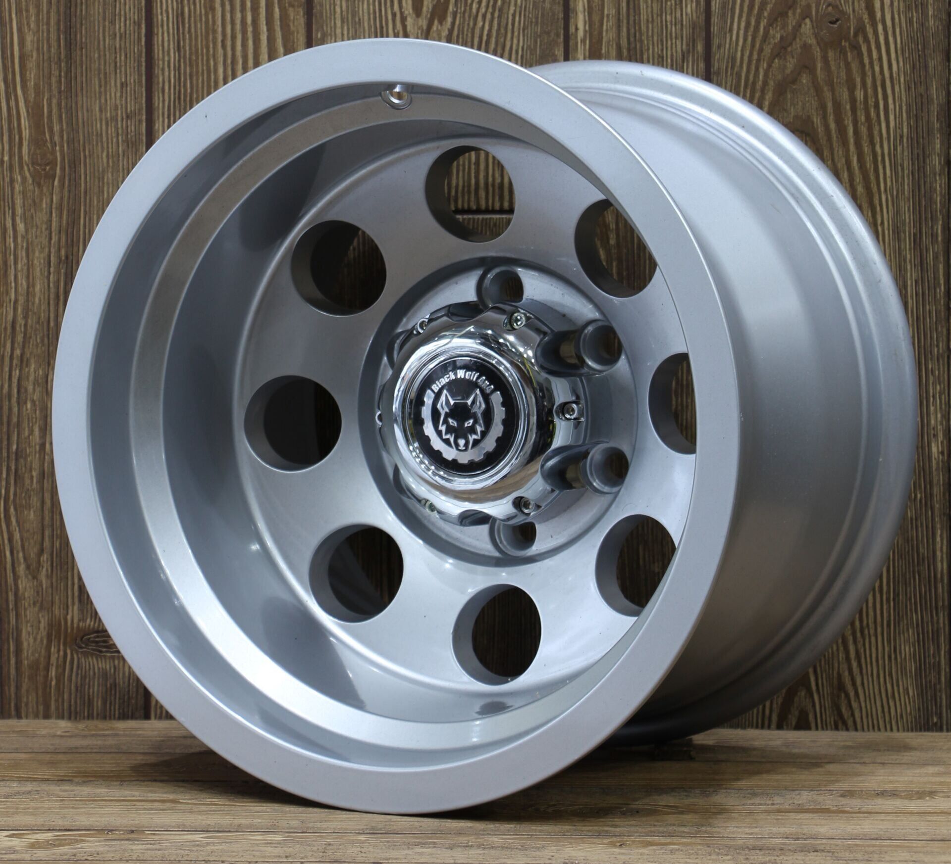 Black Wolf 157 15X10 5X139.7 ET-44 Silver