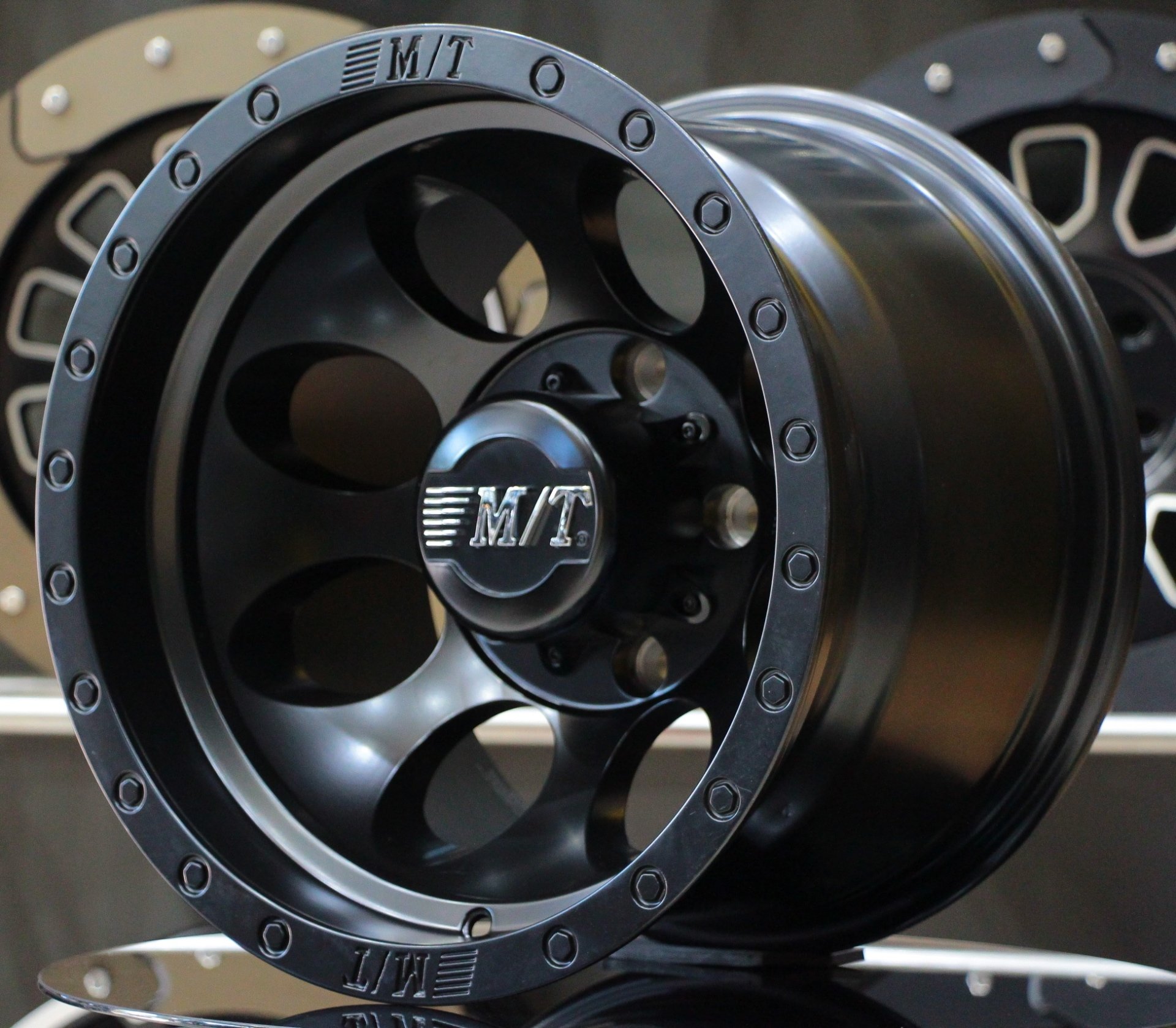 Mickey Thompson Classcic III 16X10 6X139.7 ET-44 Matte Black